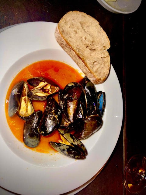 Miesmuscheln in Tomatensud - mediterraner Genuss