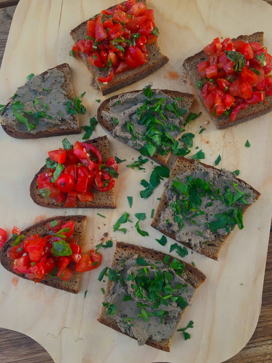 Crostini al Fegato - italienische Vorspeise mit Hühnerleber