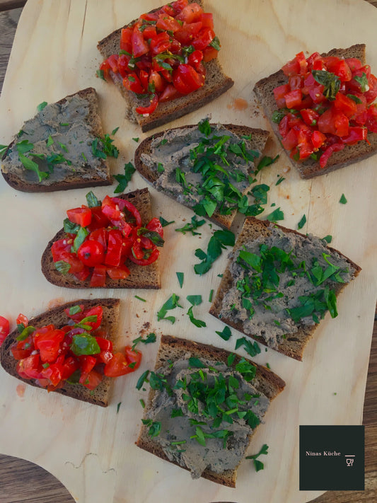 Crostini al Fegato - italienische Vorspeise mit Hühnerleber