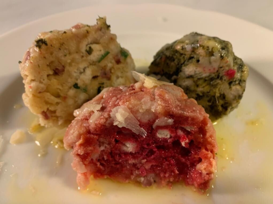 Südtiroler Knödeltris (Speck, Spinat, Rote Beete)