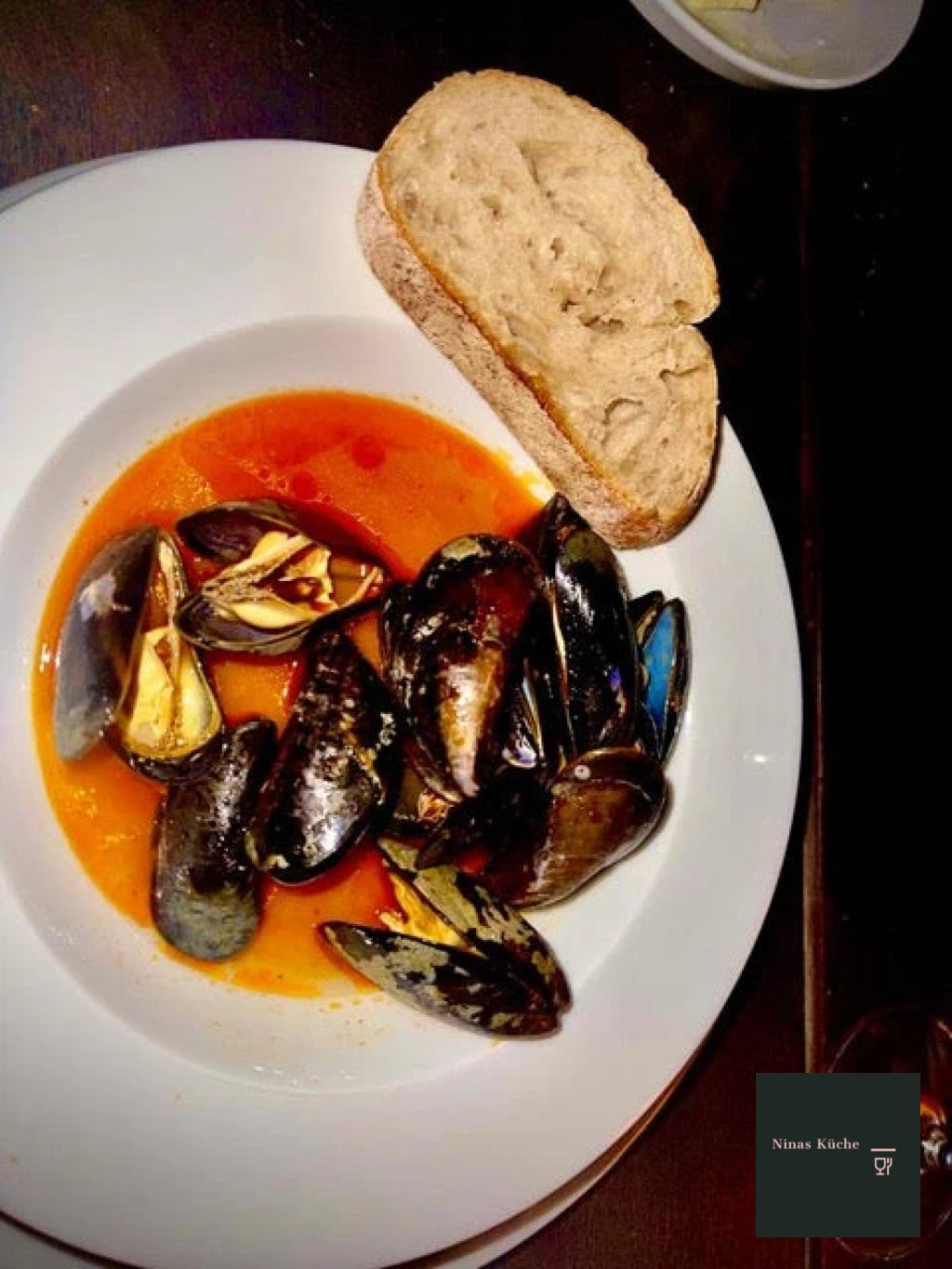 Miesmuscheln in Tomatensud - mediterraner Genuss