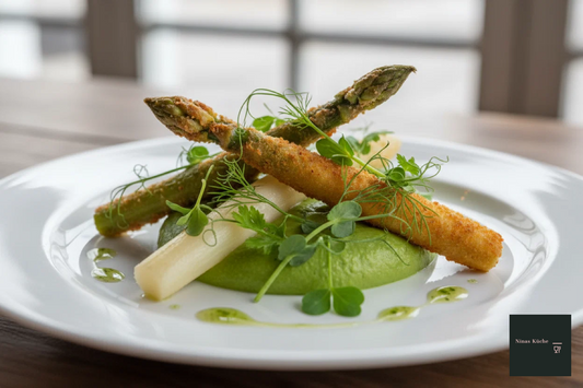 Mit Panko panierter Spargel auf feiner Erbsencrème - Spargelliebe