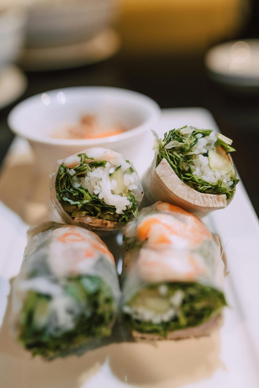 Vietnamesische Sommerrollen mit Garnelen und Koriander - frisch, knackig, aromatisch