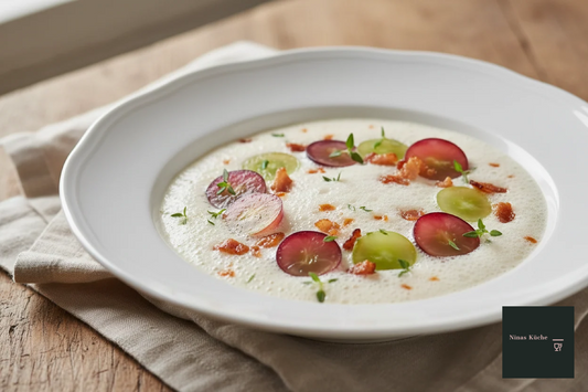 Speckschaumsuppe mit gebratenen Weintrauben - Winzerschmaus